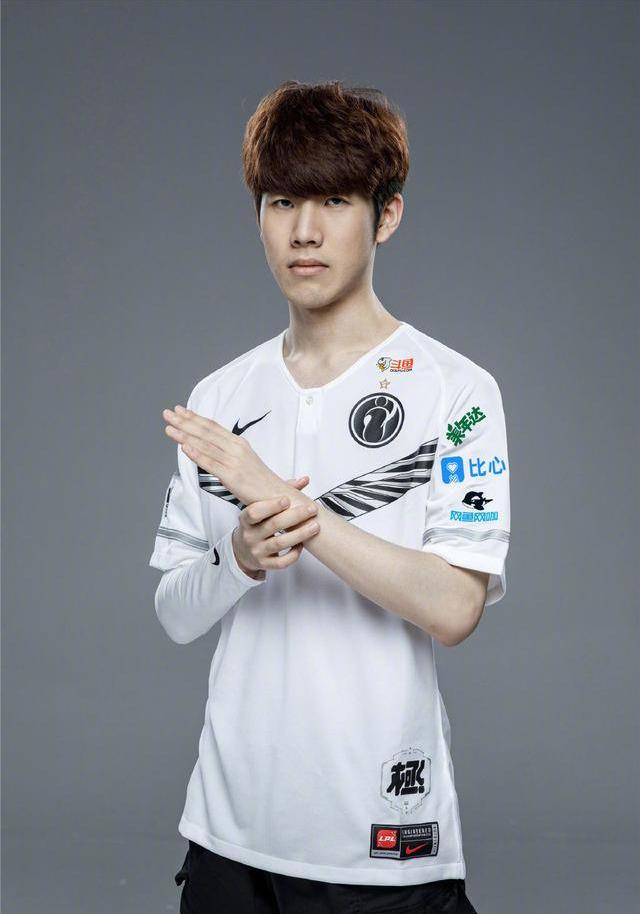 的中期执行 的中期执行